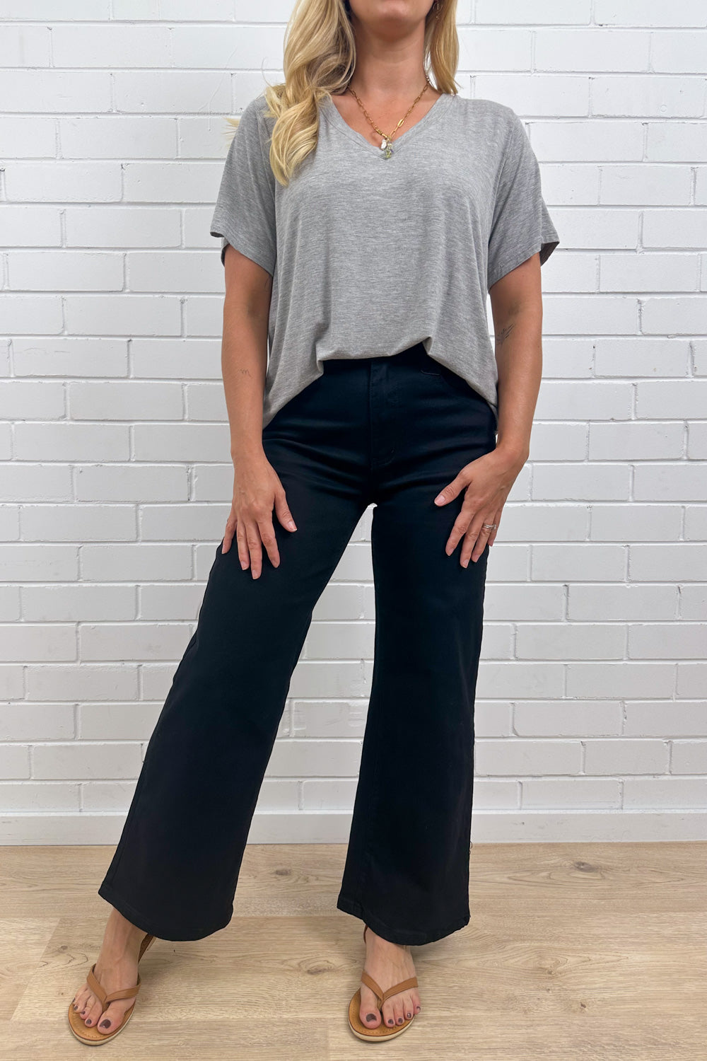 Harley Mid Rise Wide Leg Jeans Petite - Black